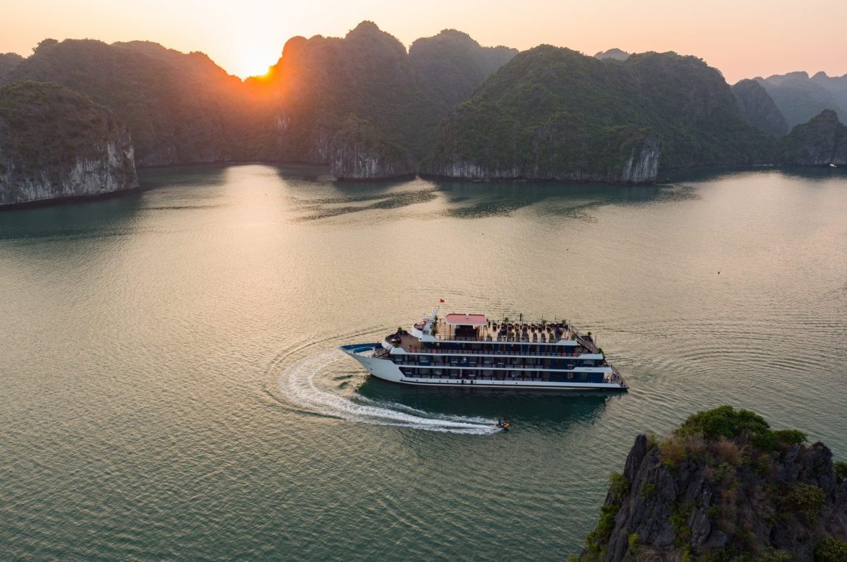 Du Thuyen 5 Sao Lan Ha Rosy Cruise 1536x1019